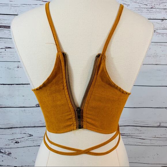 Crop top yellow ties in back lace up accent - Picture 3 of 7